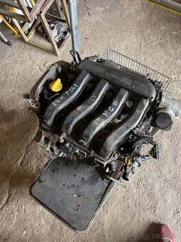 RENAULT MEGANE III 1.6 16V—-MOTOR K4M P848