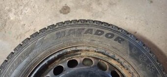 Zimní pneu + plechový disk za 500 Kč