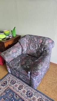 Pohodlné křeslo - ušák, v dobrém stavu.