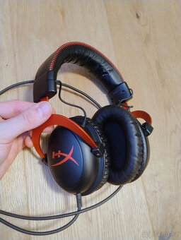 Hyper X Cloud 2 gaming headset slucháka