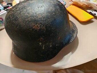 Německá přilba a známka originál