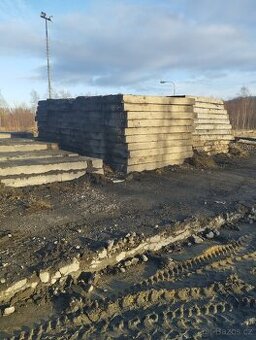 Silniční betonové panely