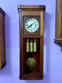 Třízávažové hodiny