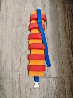 Pěnový plavecký pás (plavecký kruh)