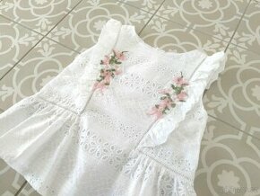 1x oblečená bílá krajková vyšívaná halenka Mayoral 122