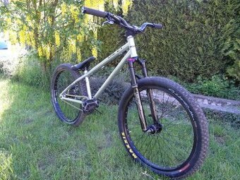 Dirt kolo Agang Exe 24