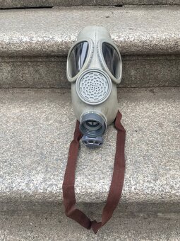 Československá vojenská ochranná plynová maska CM-4