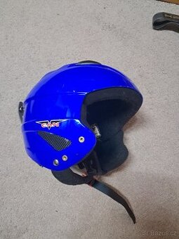 Dětská helma na lyze/brusle