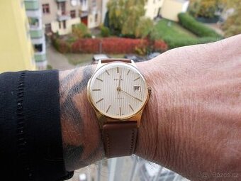 krasne funkcni oblibene hodinky prim pyžamo rok 1985 top