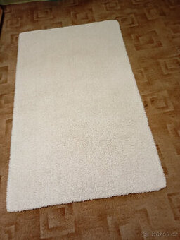 Koupelnová bílá předložka