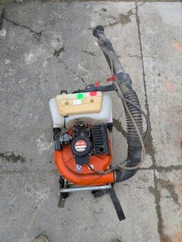 Motorový rosič Oleo-Mac AM 190 – zádový postřikovač / foukač