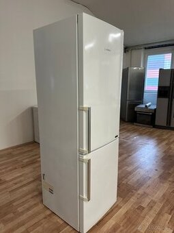 Lednice s mrazákem Bosch (104)