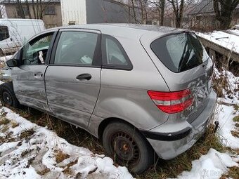Mercedes Bečko W245 - díly
