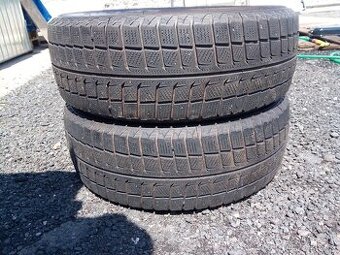 K prodeji 2 ks zimních pneu rozměr 205/60 R 16