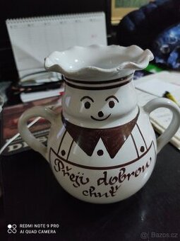 Hliněný džbán