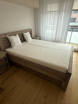 Postel z masívu - nová, vč. matrací a roštů