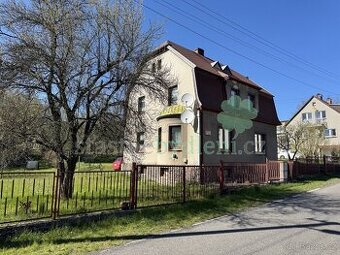 Prodám dvougenerační  rodinný dům na hezkém místě s další sa