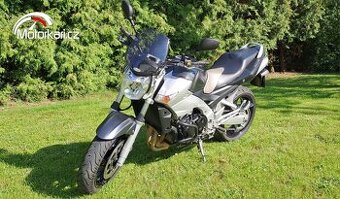 SUZUKI GSR 600