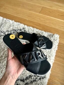 LETNÍ ČERNÉ PANTOFLE / SANDÁLKY KARL LAGERFELD