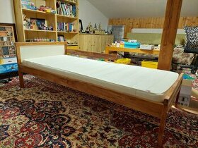 Dětská masivní postel IKEA  165 x 76cm