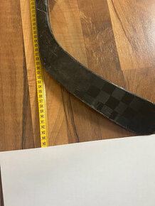 Hokejka True 3x pravá délka 131cm k patě. - 1