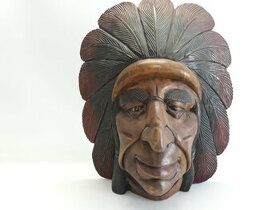 Dřevěný vyřezávaný indián, busta, socha, masivní dřevo. 46cm
