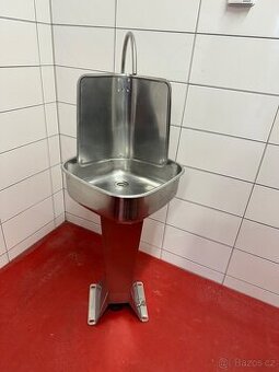 Umyvadlo do provozen