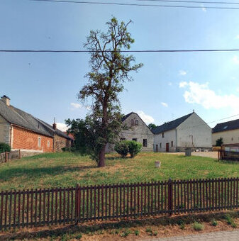 REZERVACE - Venkovská stavení s pozemky, Troubelice - Pískov