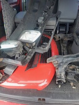 Prodám díly T5 světla kapota čelo příčka motor AXD skříň GWB