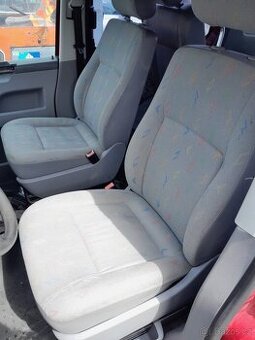 Prodám díly T5 světla kapota čelo příčka motor AXD skříň GWB