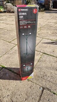 Pracovní LED svítidlo se stativem