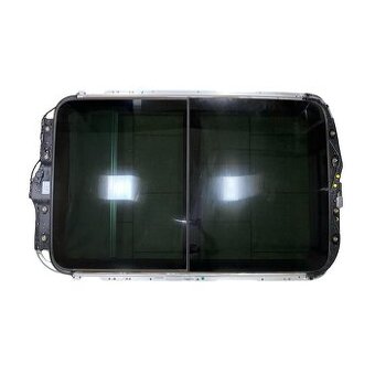 Panoramatické střešní okno 3AF877041 VW Passat B7 kombi 2012