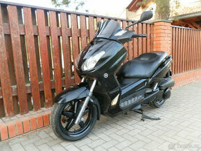 Yamaha X-Max 250