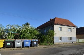 Prodej rodinného domu k rekonstrukci s hospodářským zázemím