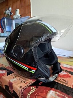 Otevřená moto přilba