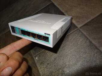 Mikrotik RB260GS 5x LAN 1Gbit switch + opticky SFP RB Roter - 1