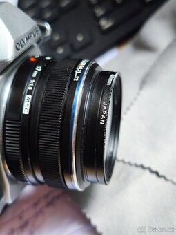 Olympus M.Zuiko Digital 17mm F1.8 MSC black TOP STAV. - 1