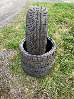 235/35 R19 Michelin