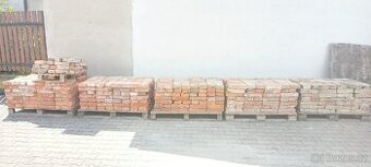 Cihly za odvoz.