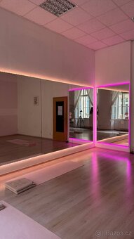 Zrcadla do pilates studia