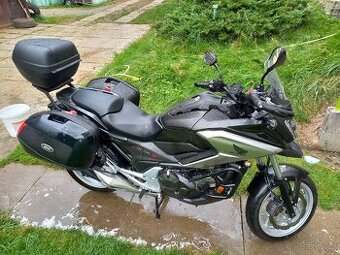 Honda NC750X 2016