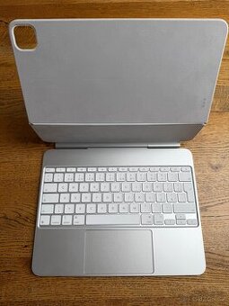 Magic Keyboard Apple iPad 13 Pro (M4), CZ, bílá