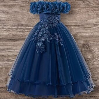 Nádherné nové šatičky