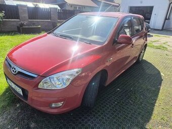 Hyundai i30 1.6crdi-85kw digiklima, servisované vozidlo - 1