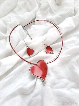 Sada šperků - náušnice a náhrdelník