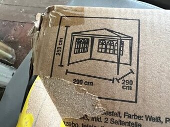 Zahradní altán s bočnicemi