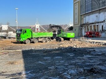 Řidič sklápěče 8x8