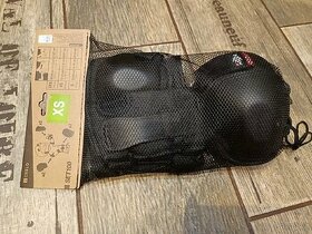 Sada 3 párů chráničů nové nepoužité