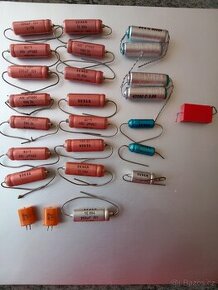 kondenzátory, tranzistory, patice