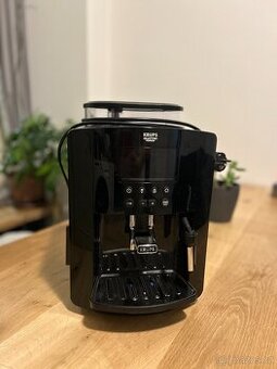 Prodám automatický kávovar KRUPS Essential EA817010 – černý